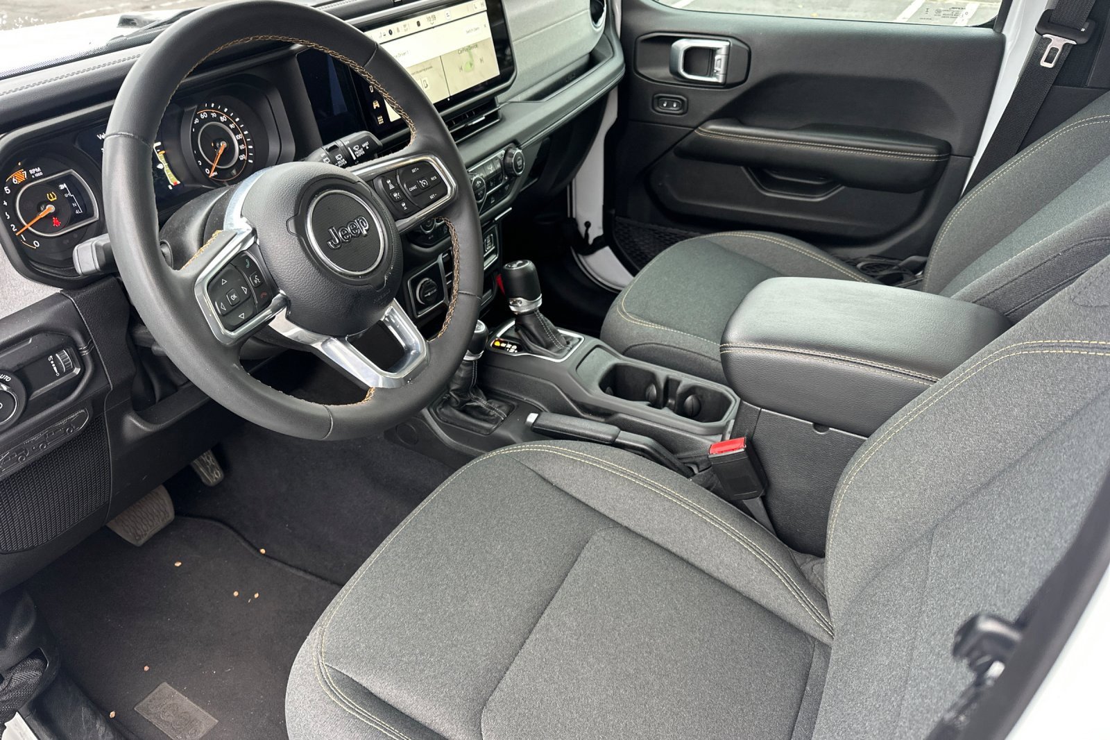 Used 2025 Jeep Wrangler Sahara image 10