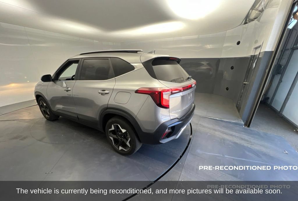 Used 2024 Kia Seltos EX FWD image 17