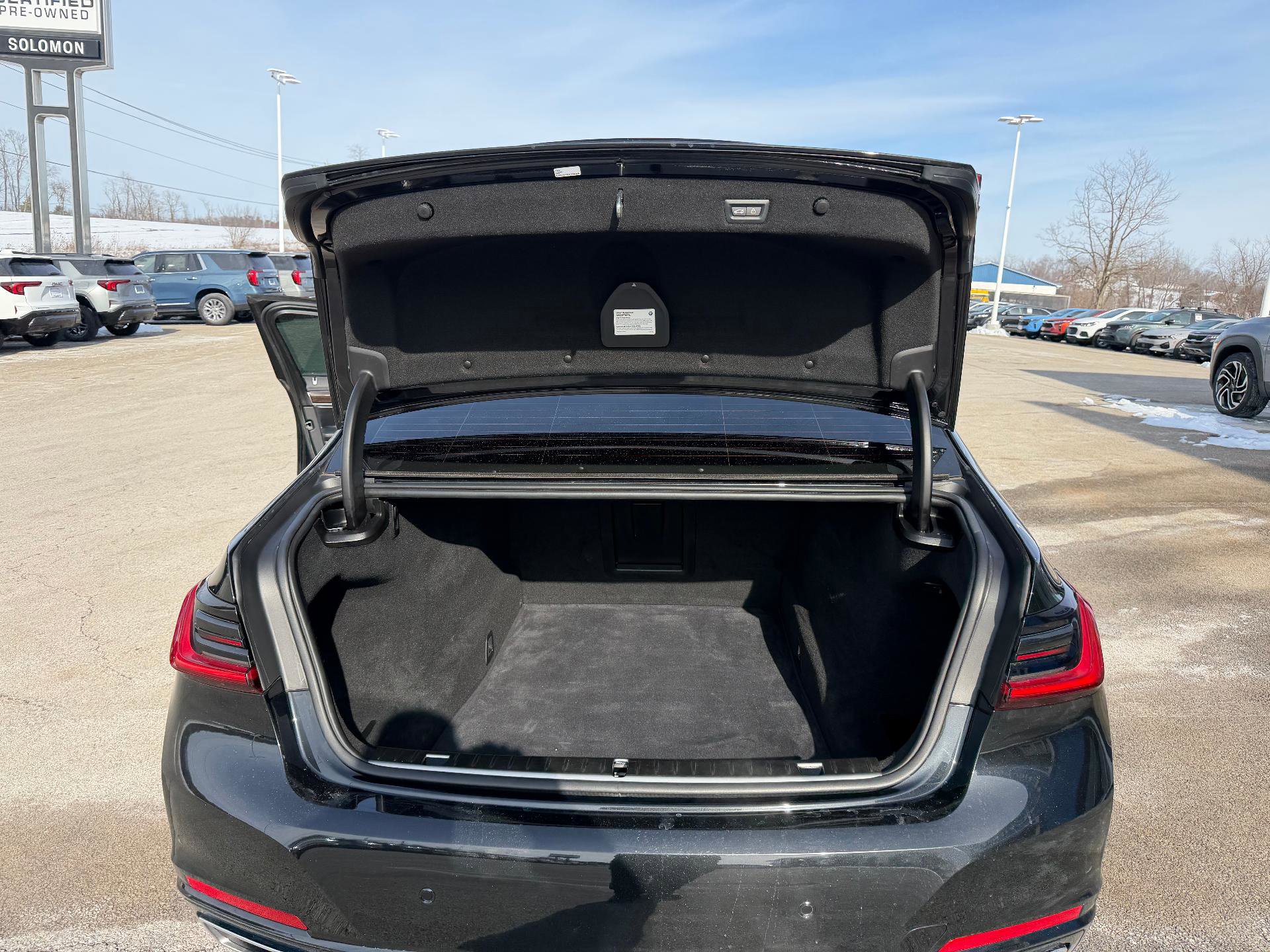 Used 2020 BMW 740i 740i 4dr Car w/ Premium Package image 15