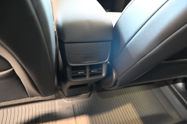 New 2027 Chevrolet Equinox LT w/ Convenience Package II FWD image 26