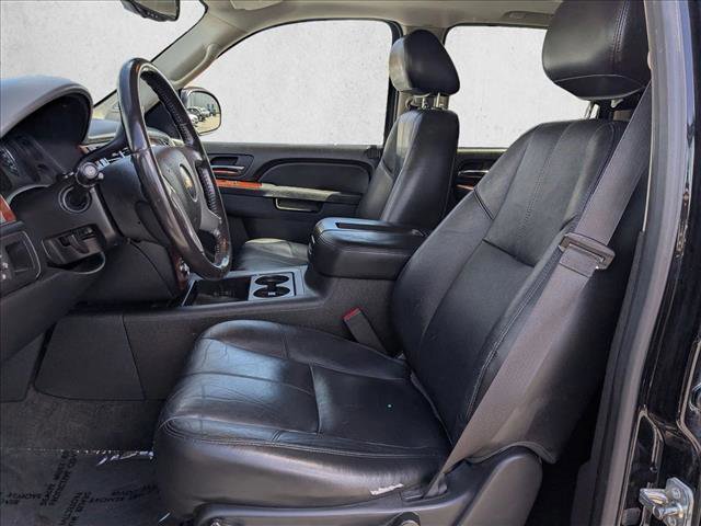 Used 2013 Chevrolet Suburban LT RWD image 15