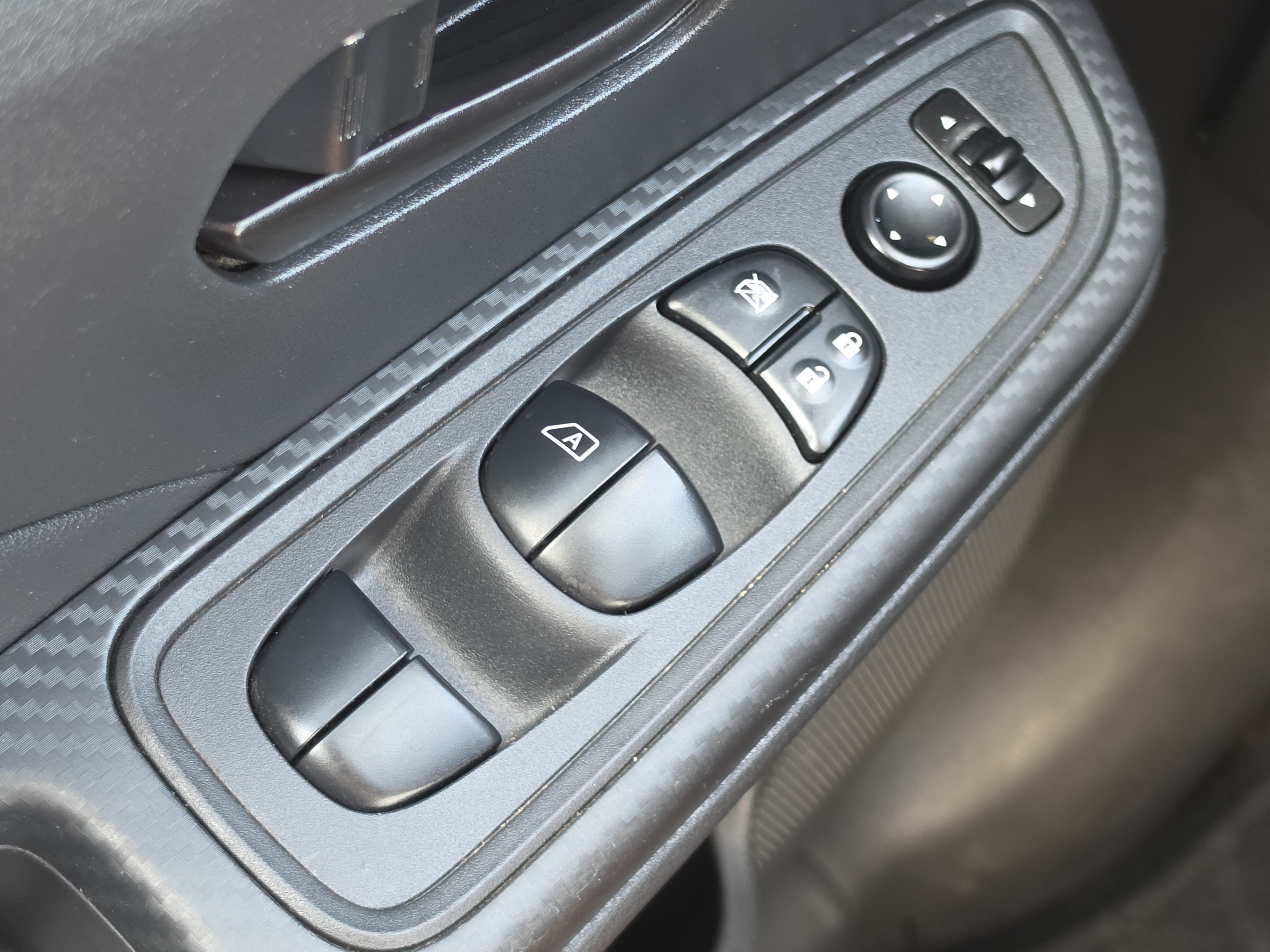 Used 2021 Nissan Versa S FWD image 9