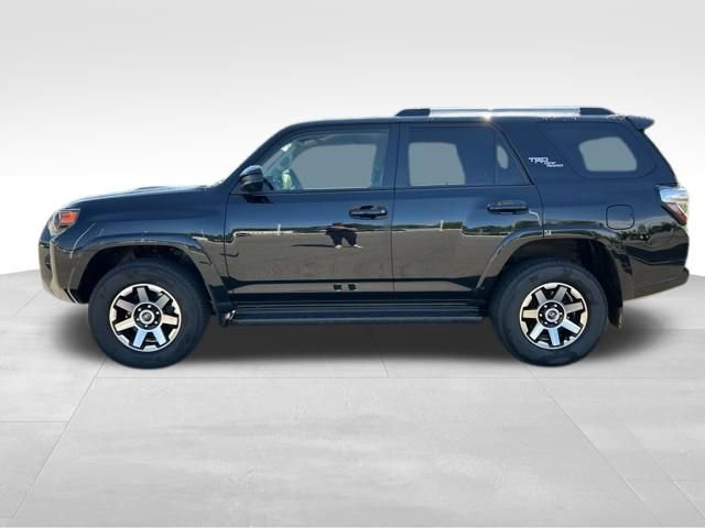 Used 2018 Toyota 4Runner TRD Off-Road AWD/4WD video 2