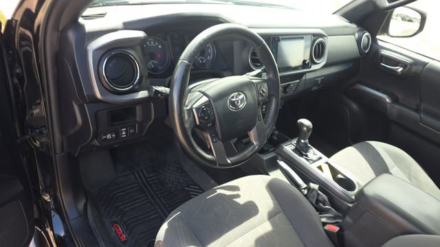 Used 2019 Toyota Tacoma TRD Sport image 12