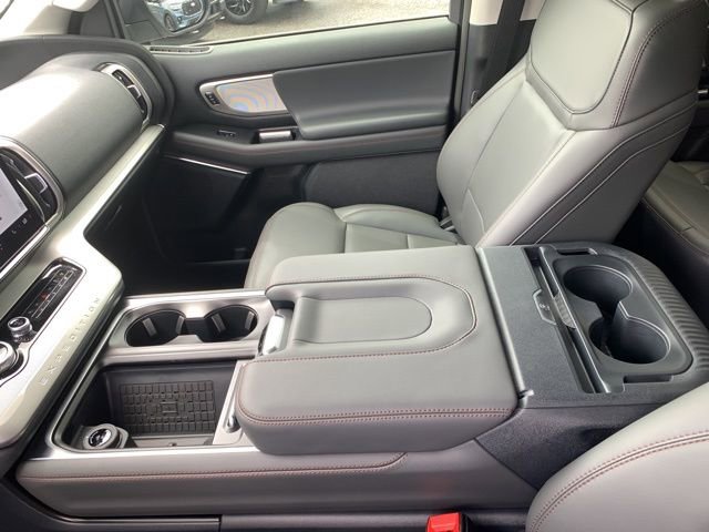 New 2025 Ford Expedition Active RWD image 35