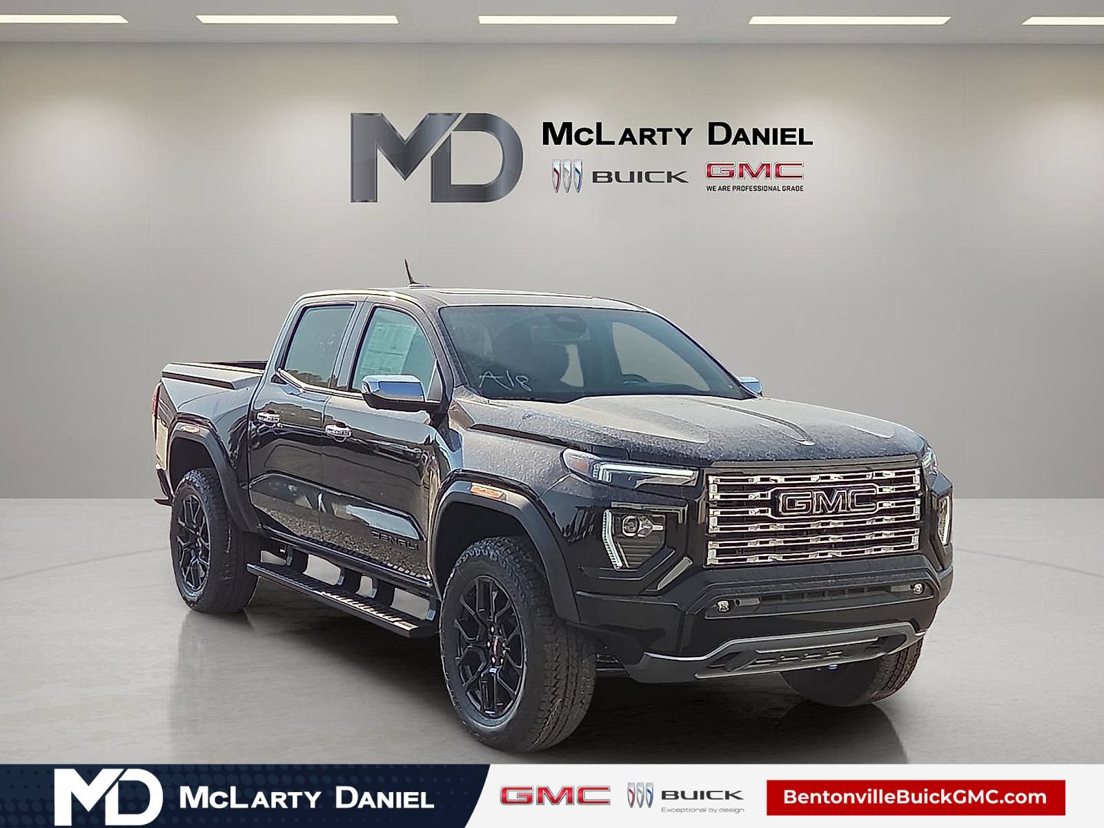 New 2026 GMC Canyon Denali w/ LPO, Denali Black Edition AWD/4WD image 1