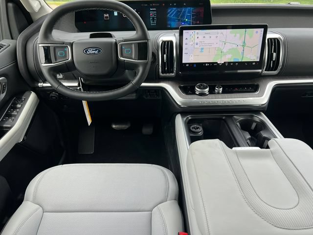 New 2026 Ford Expedition Max Platinum w/ Platinum Ultimate Package AWD/4WD image 3