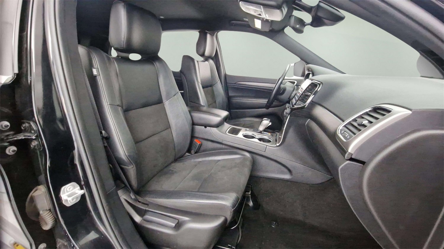 Used 2022 Jeep Grand Cherokee Laredo X image 10