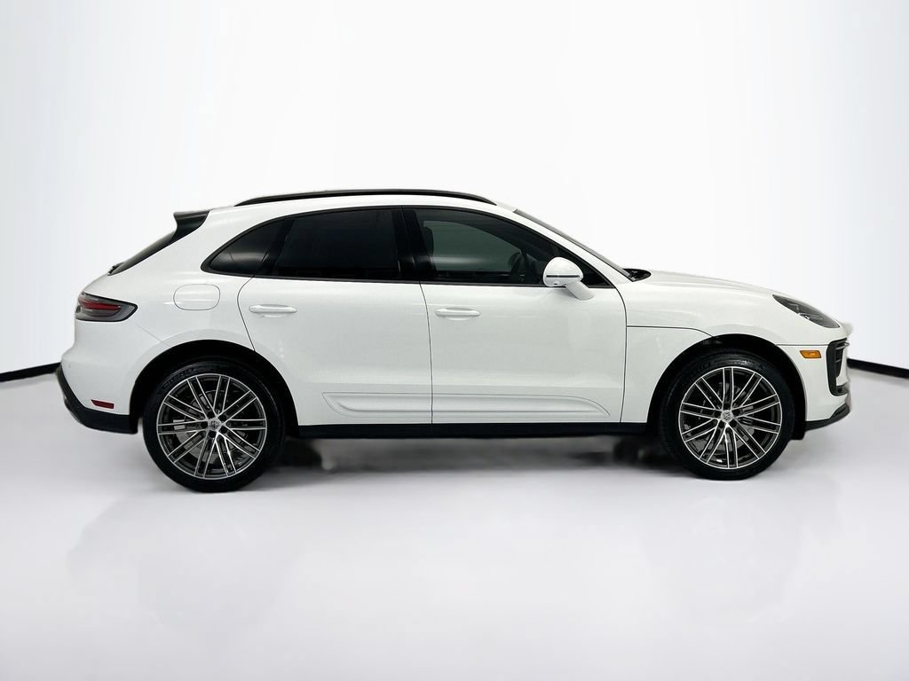 Used 2026 Porsche Macan AWD/4WD image 8