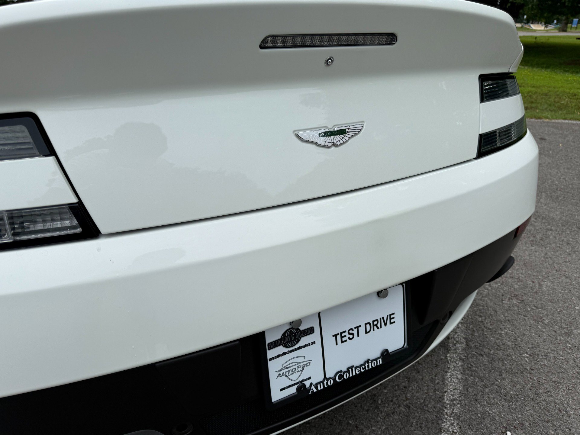 Used 2015 Aston Martin V8 Vantage GT image 56