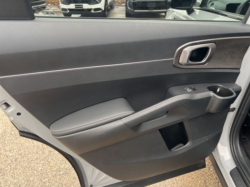 Certified 2025 Kia Sorento X-Line EX image 11