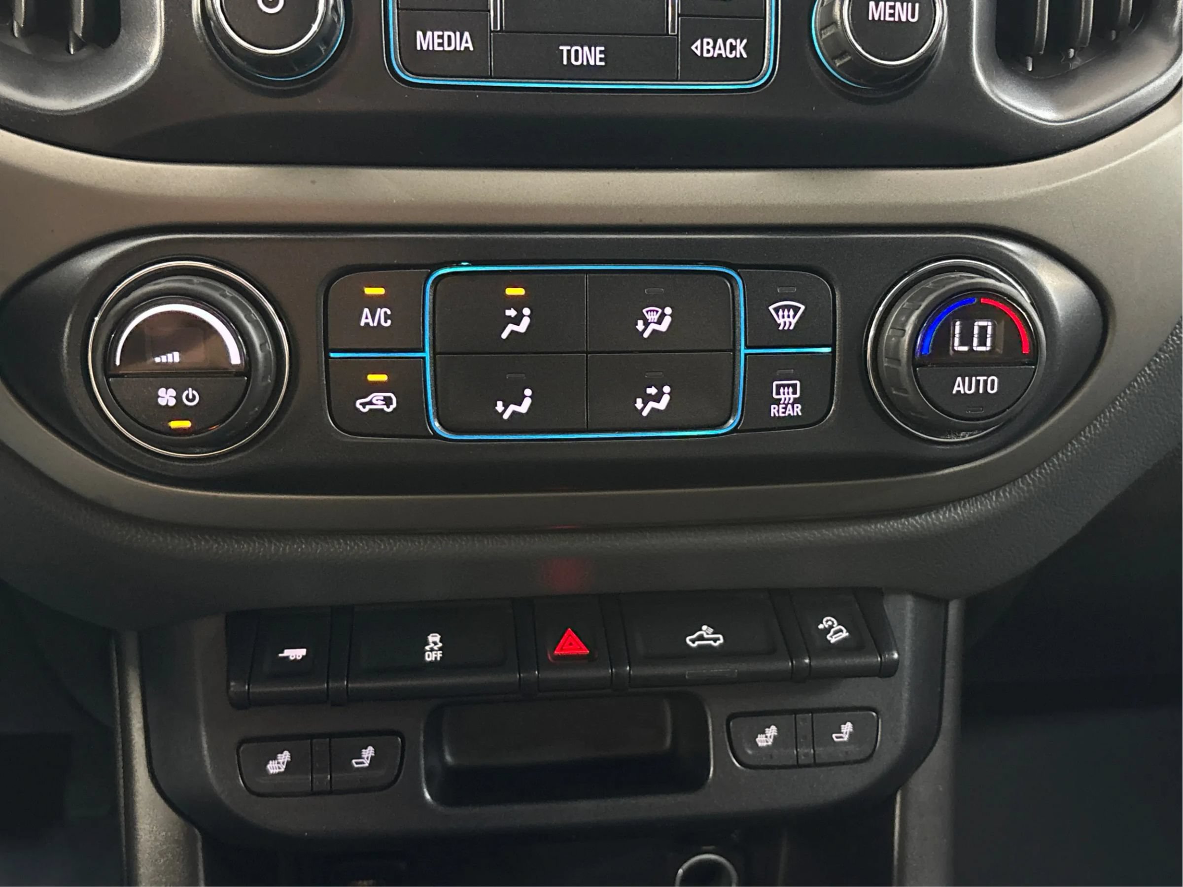 Used 2017 Chevrolet Colorado Z71 AWD/4WD image 36