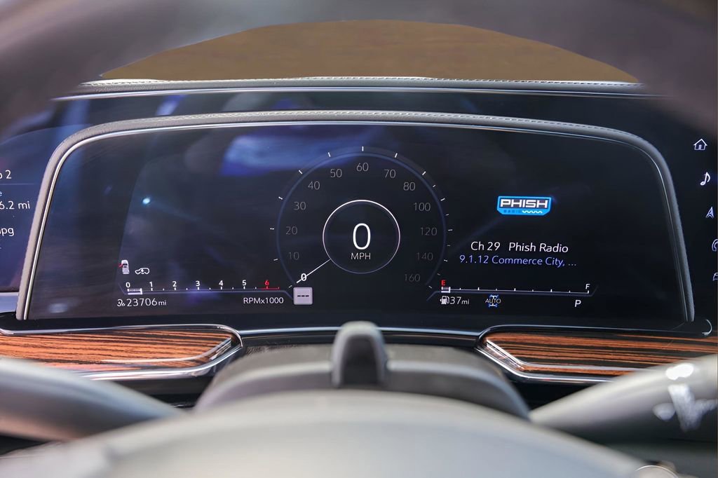 Used 2024 Cadillac Escalade ESV Premium Luxury w/ Performance Package image 11