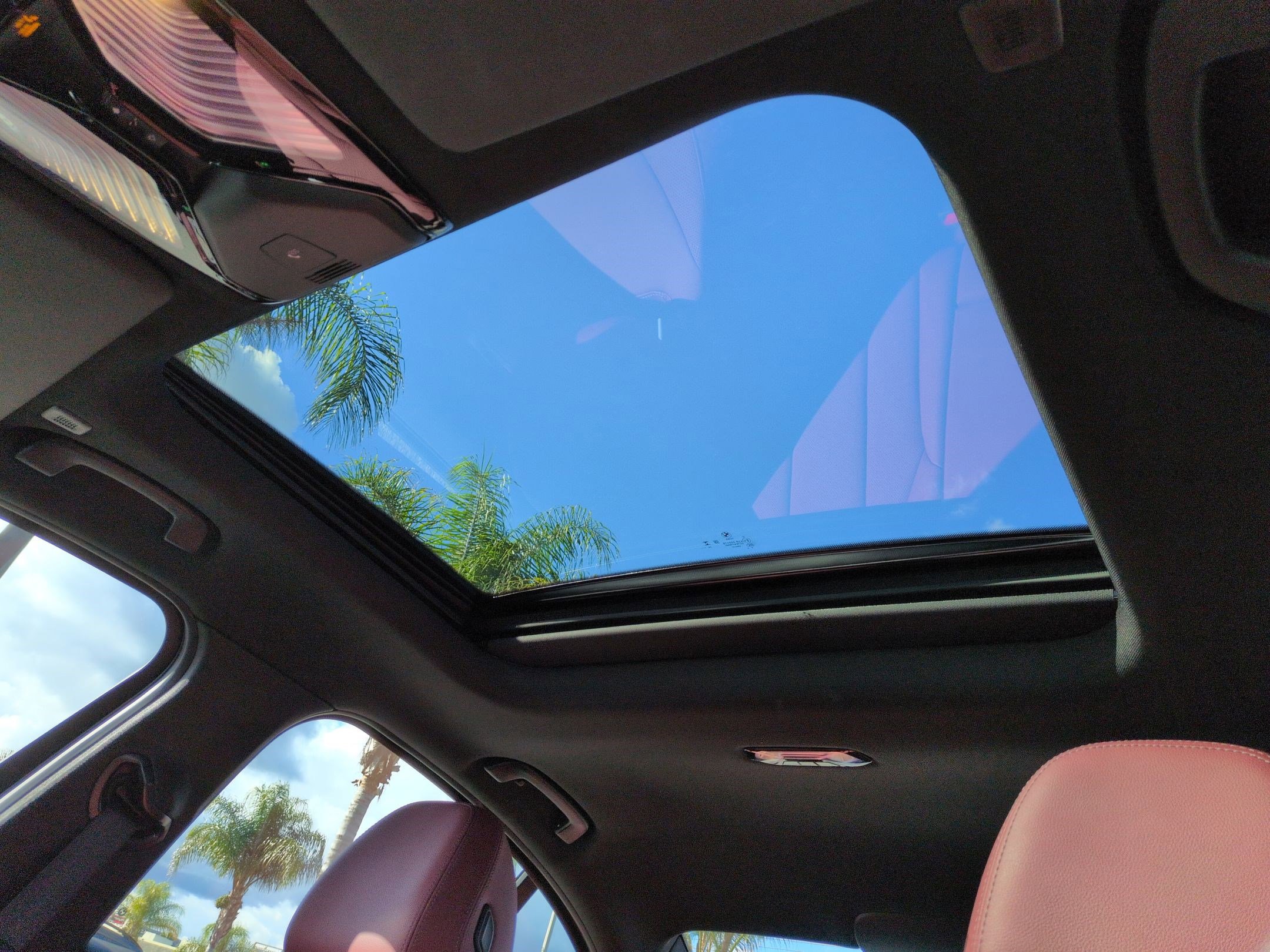 Certified 2025 BMW 330i Sedan w/ M Sport Package image 28