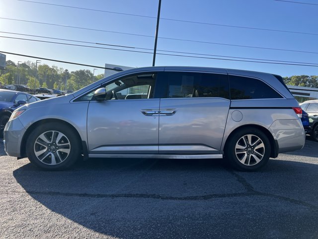 Used 2016 Honda Odyssey Touring Elite image 2