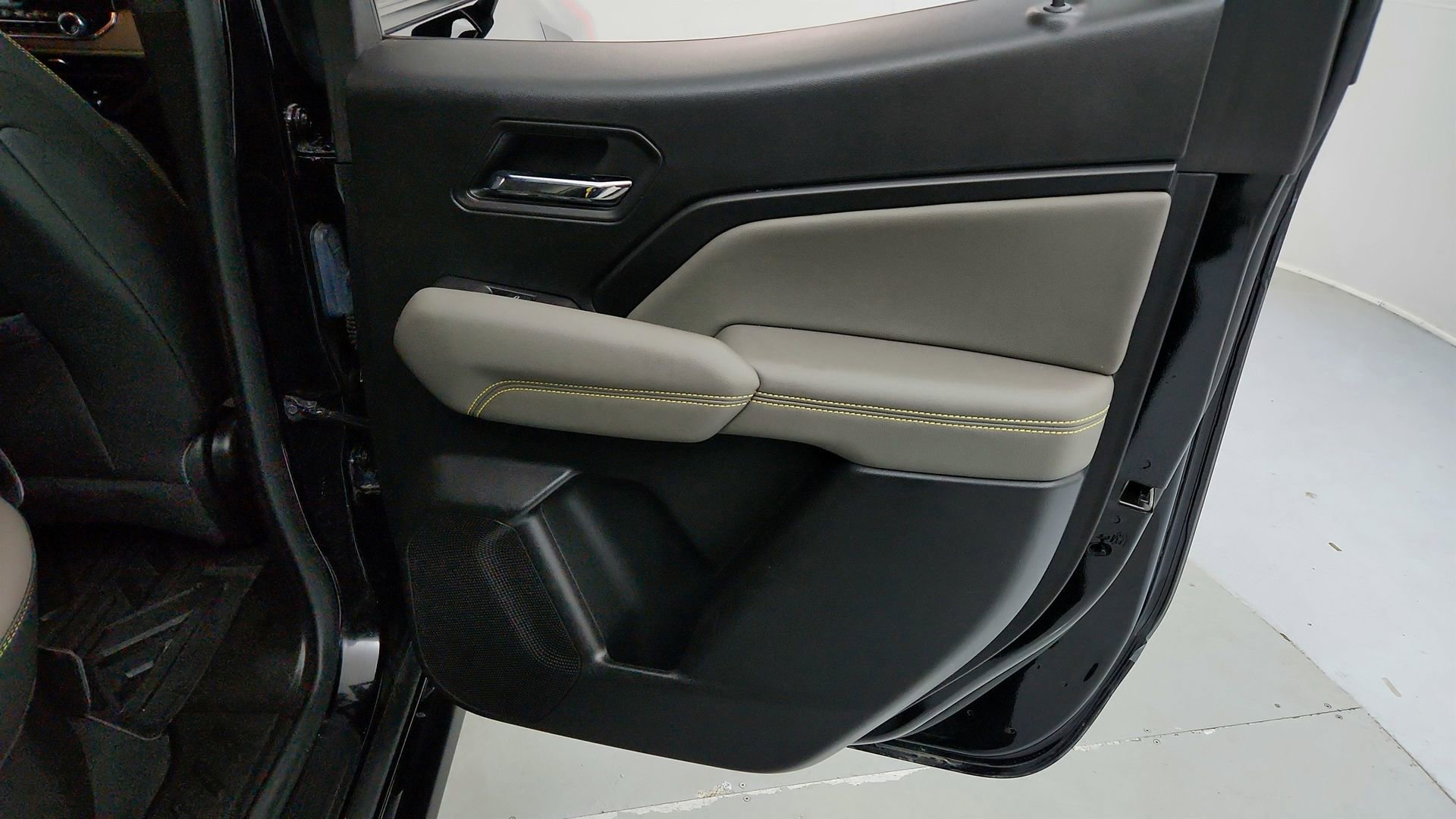 Certified 2024 Chevrolet Colorado ZR2 w/ ZR2 Convenience Package III AWD/4WD image 20