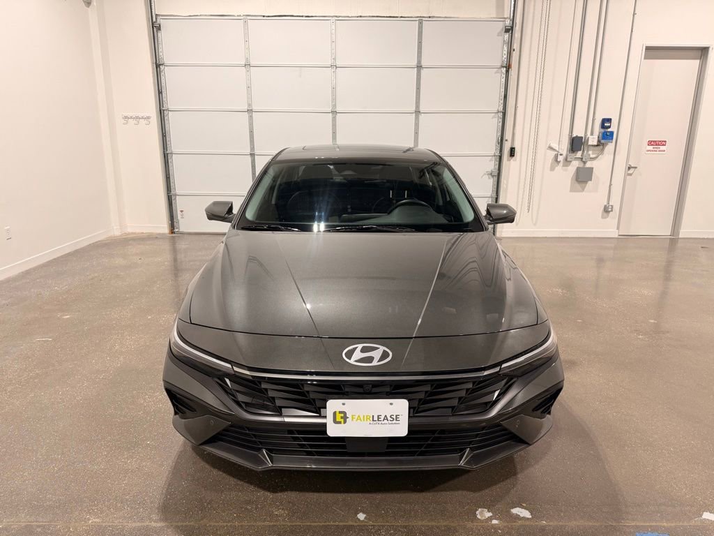 Used 2024 Hyundai Elantra Limited image 2