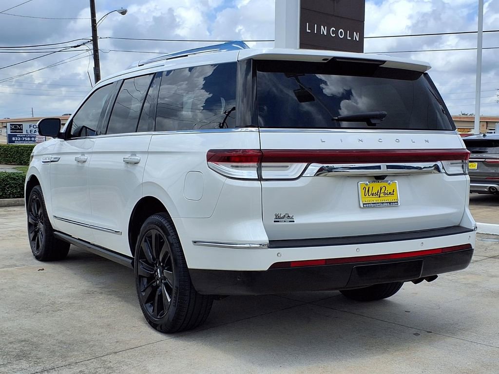 Used 2024 Lincoln Navigator Reserve AWD/4WD image 4