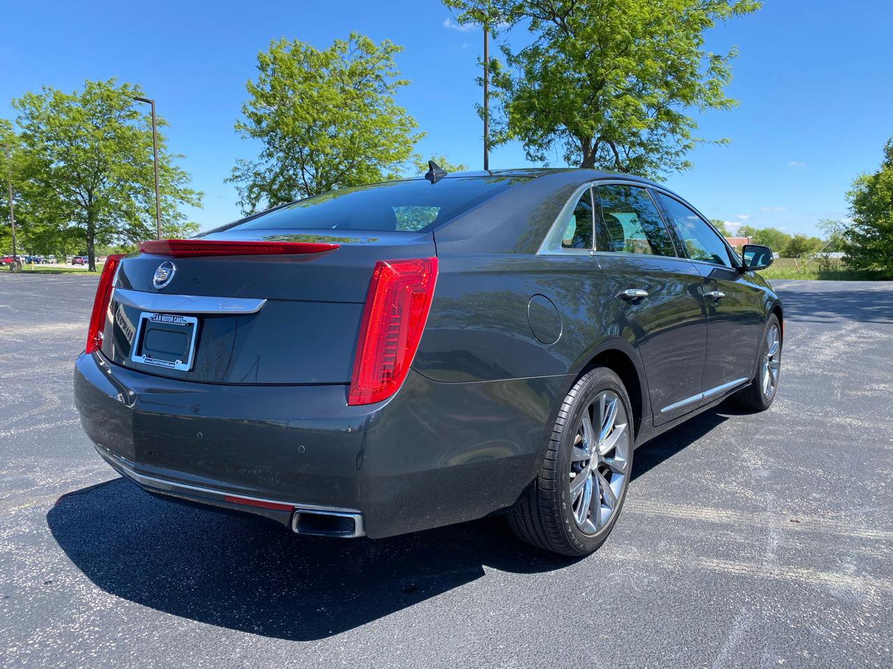 Used 2013 Cadillac XTS Luxury FWD image 5