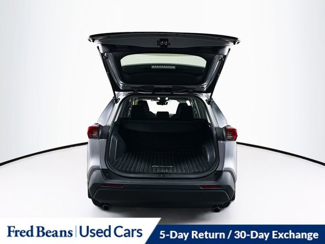 Used 2022 Toyota RAV4 LE image 29