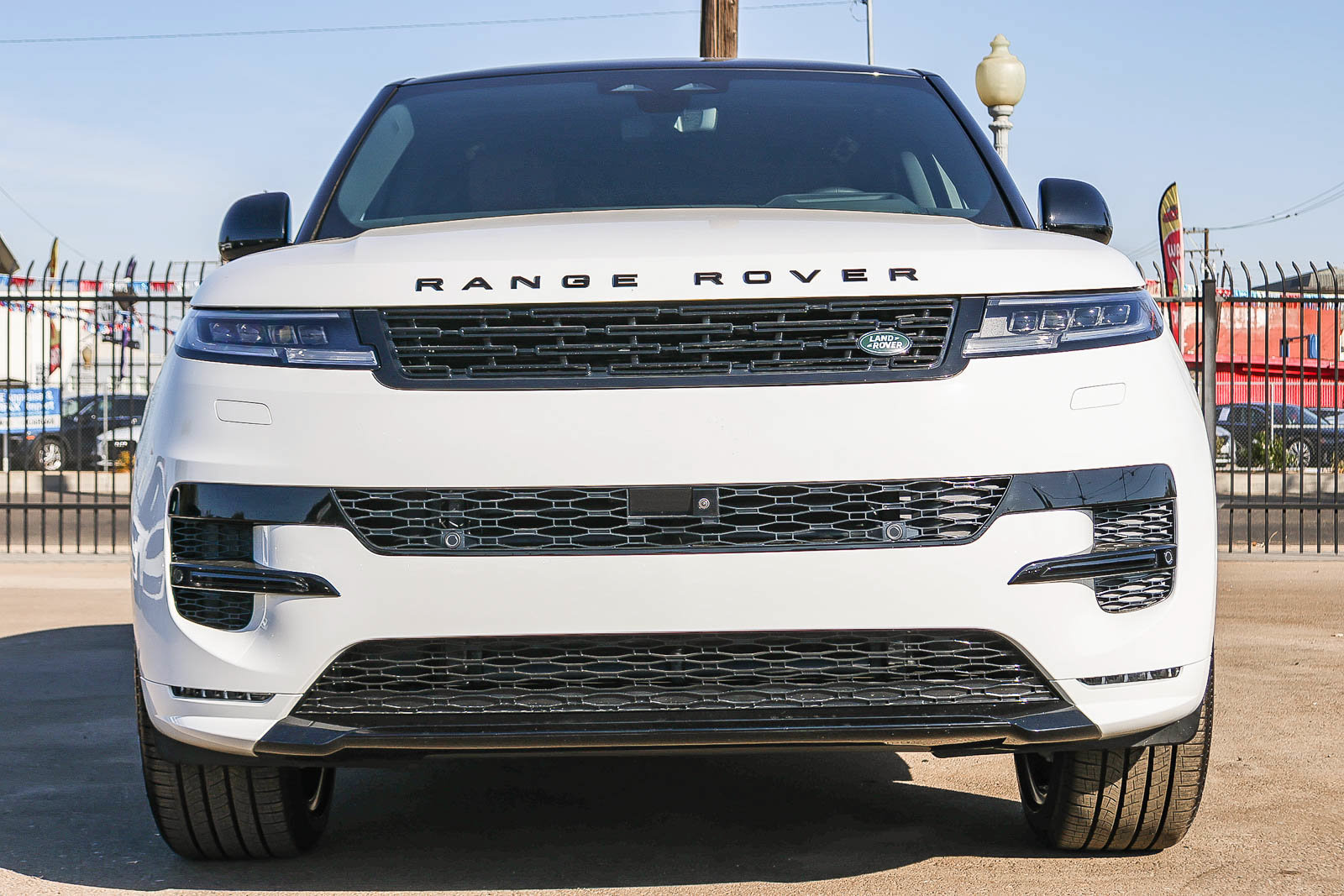 New 2026 Land Rover Range Rover Sport Dynamic SE AWD/4WD image 2