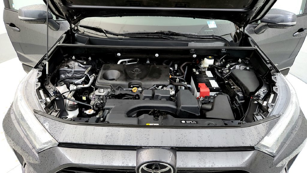 Certified 2024 Toyota RAV4 LE AWD/4WD image 18