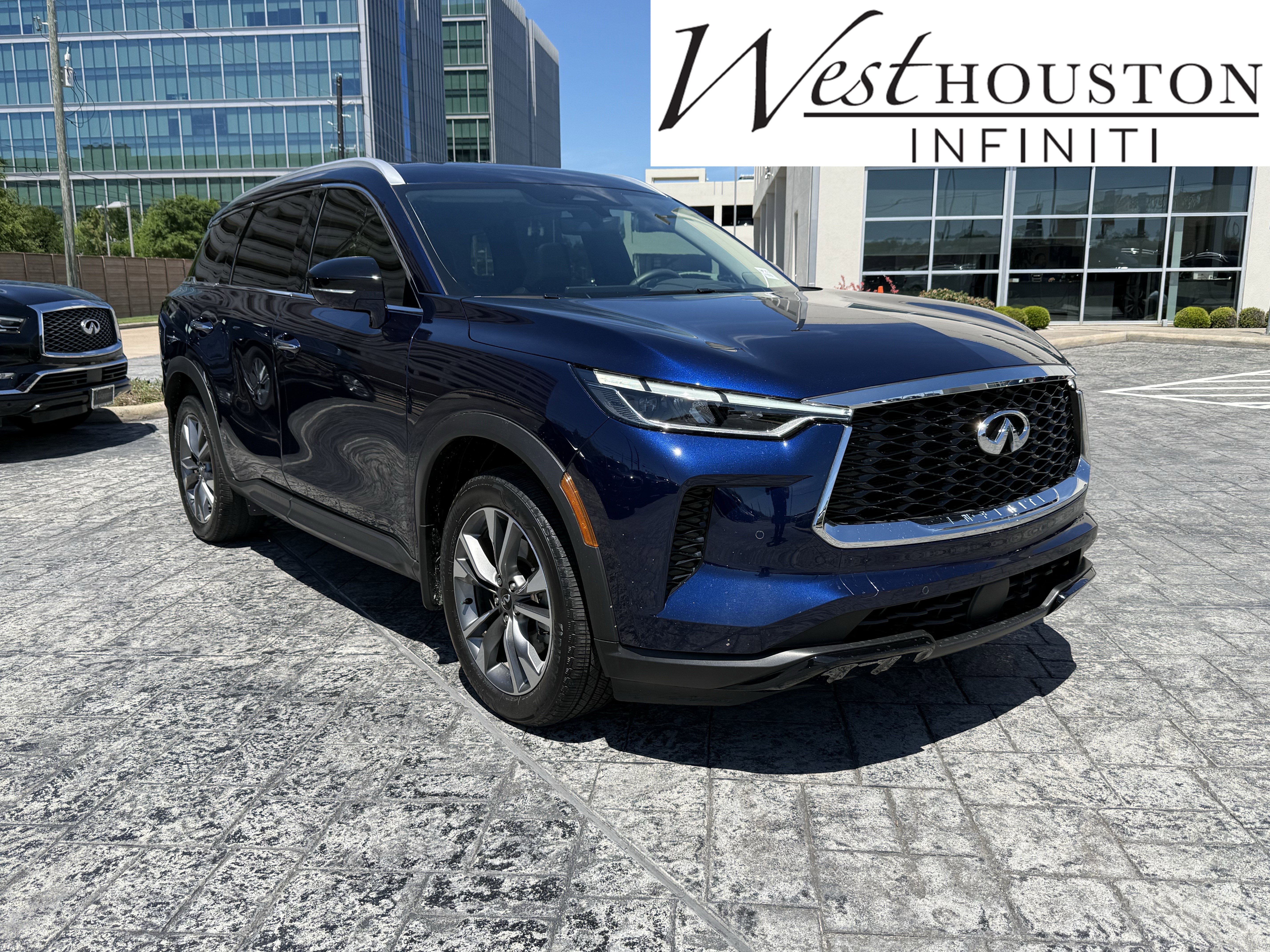 Certified 2023 INFINITI QX60 Luxe w/ Vision Package image 1