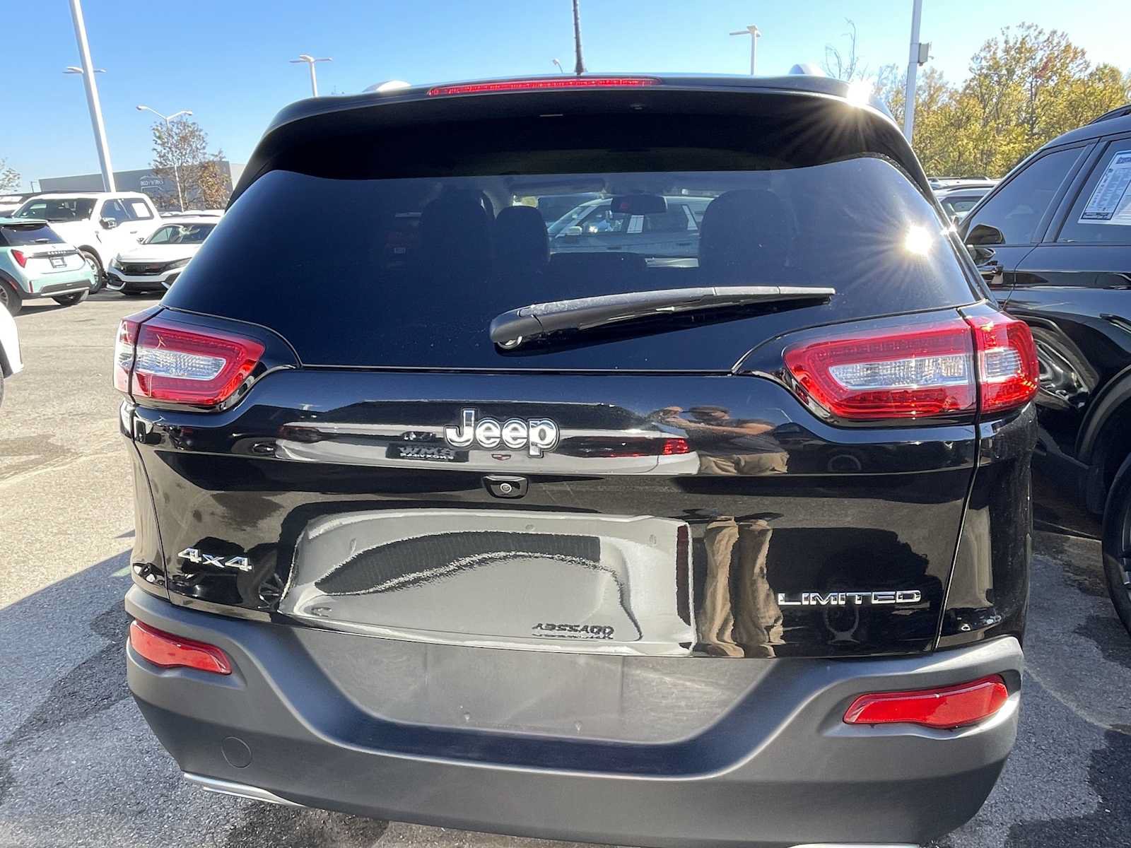 Used 2015 Jeep Cherokee Limited AWD/4WD image 6