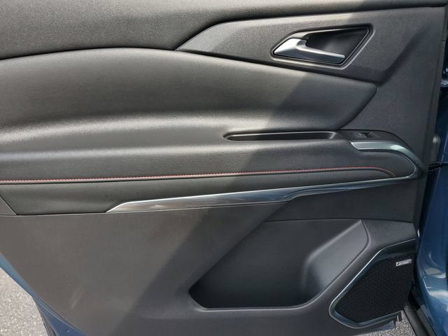 Used 2024 Chevrolet Traverse RS FWD image 16