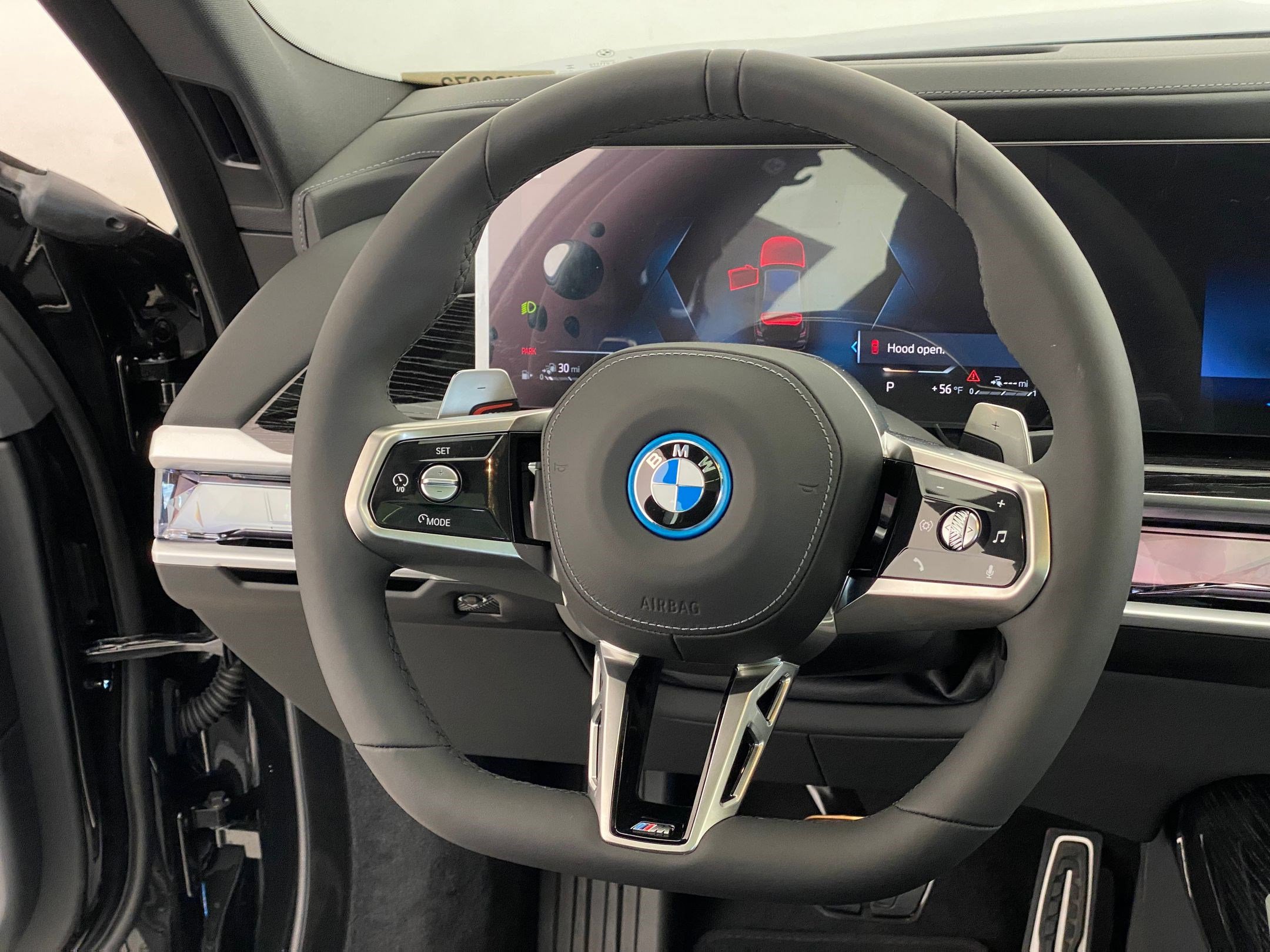 New 2026 BMW 750e xDrive w/ Premium Package image 17