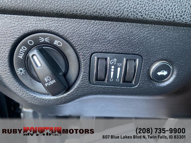 Used 2014 Dodge Charger SXT w/ Sport Appearance Group RWD image 13
