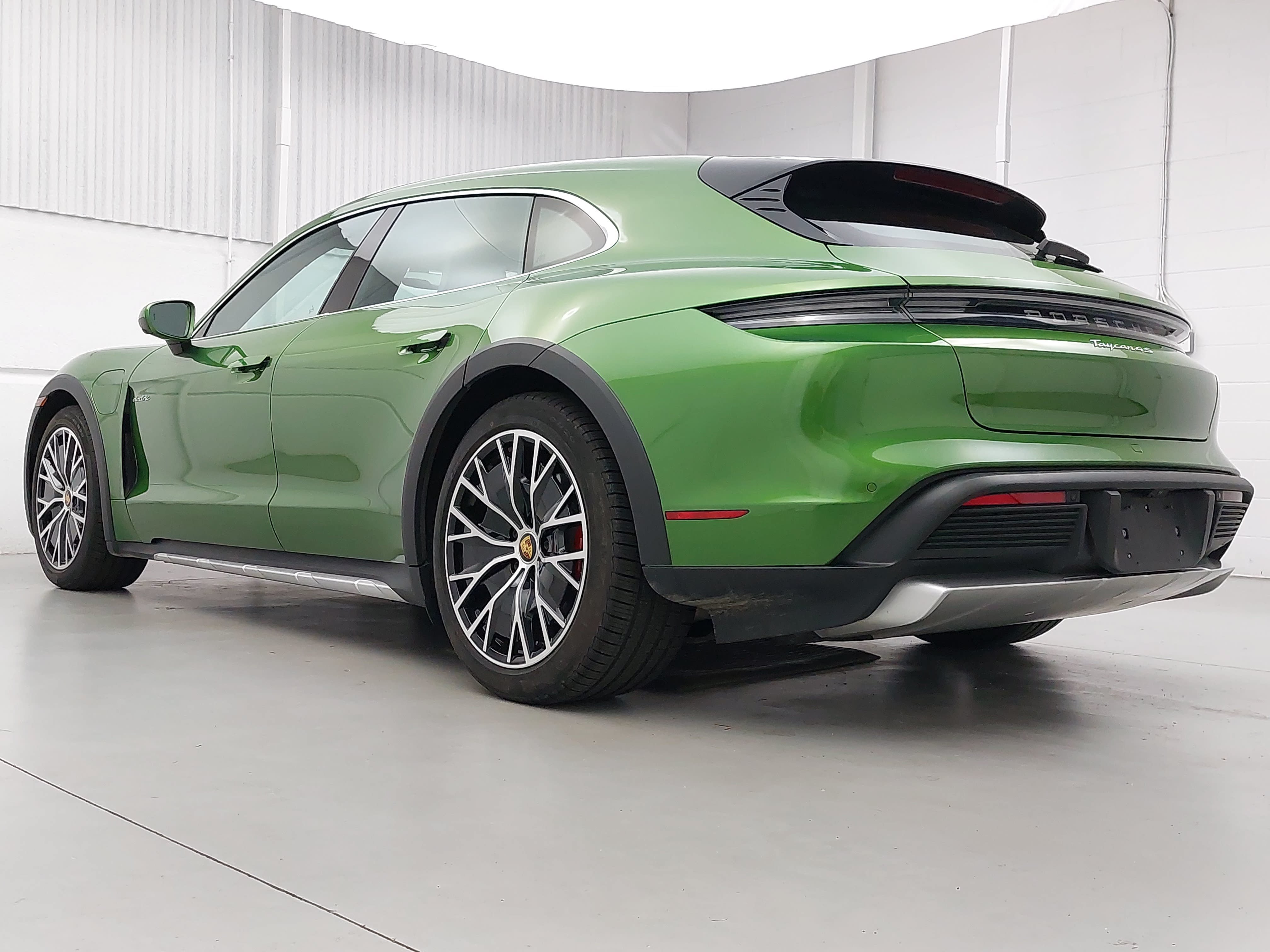 Certified 2022 Porsche Taycan 4S AWD/4WD image 3