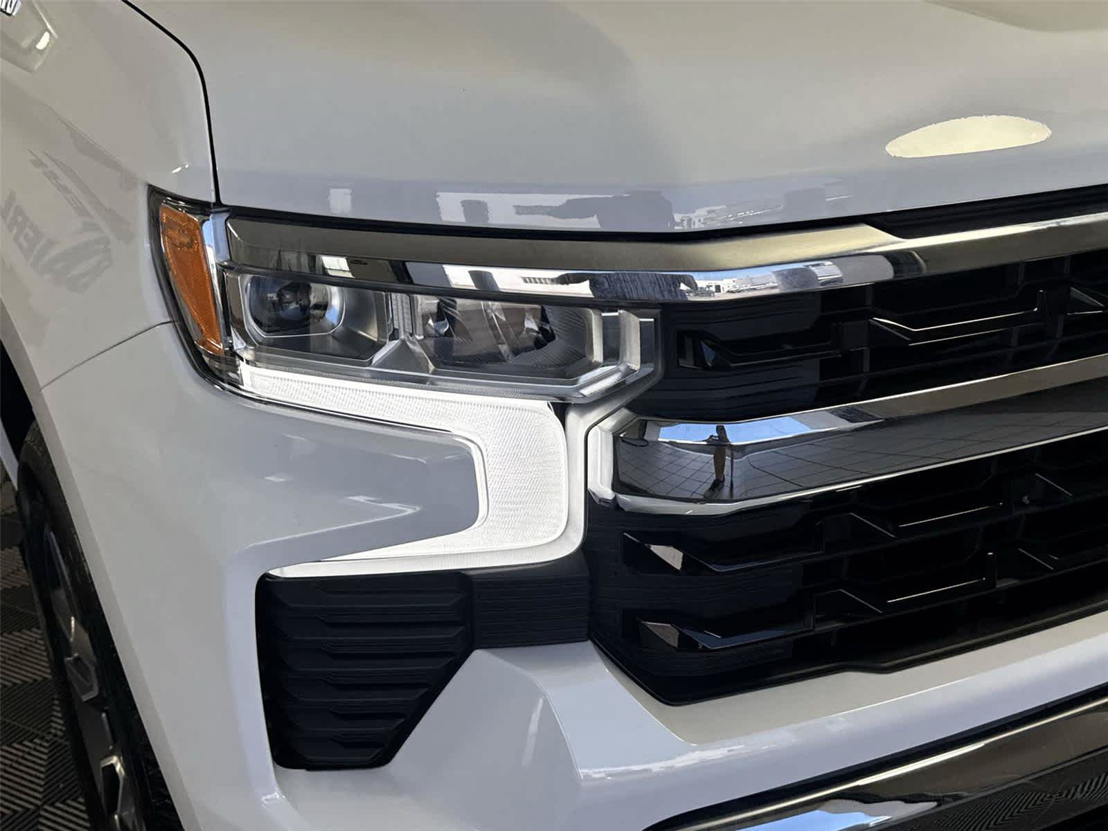 Certified 2024 Chevrolet Silverado 1500 LT AWD/4WD image 9