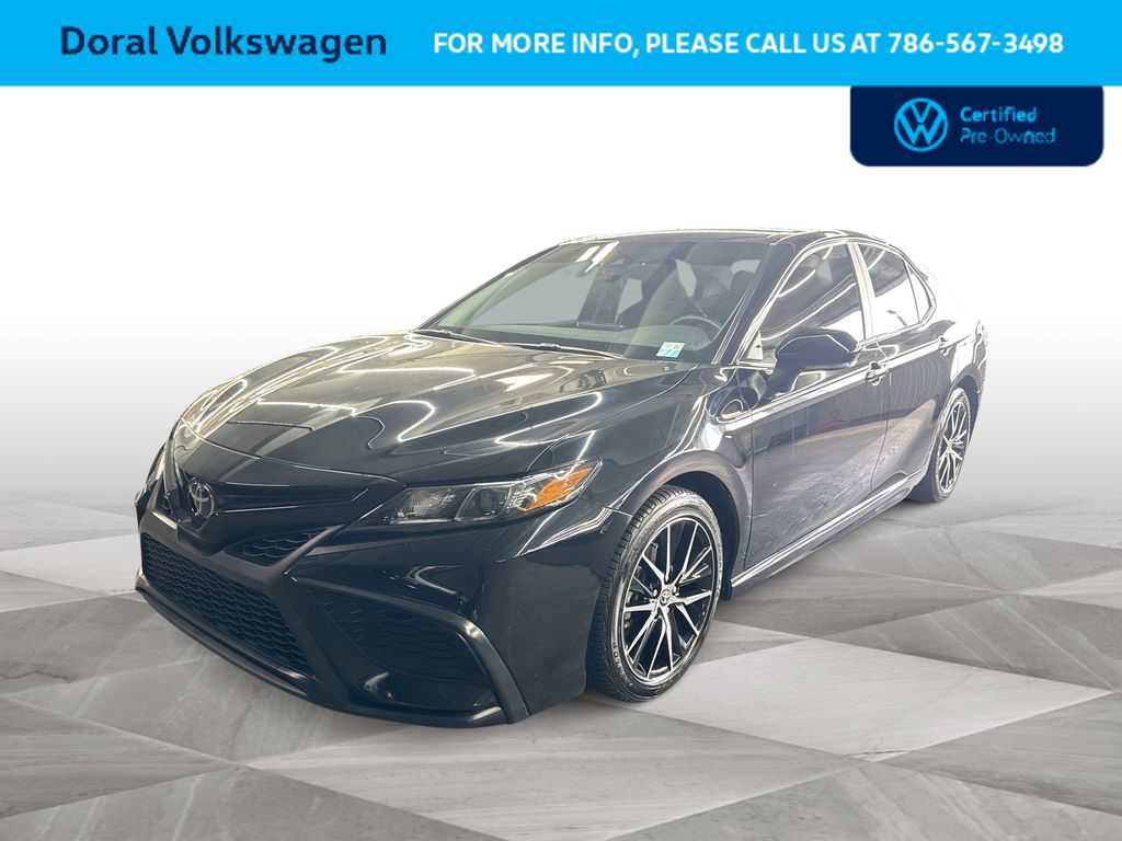 Used 2024 Toyota Camry SE image 4