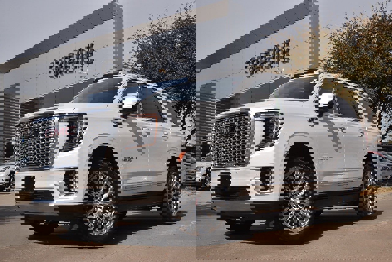 Used 2024 GMC Yukon Denali image 1
