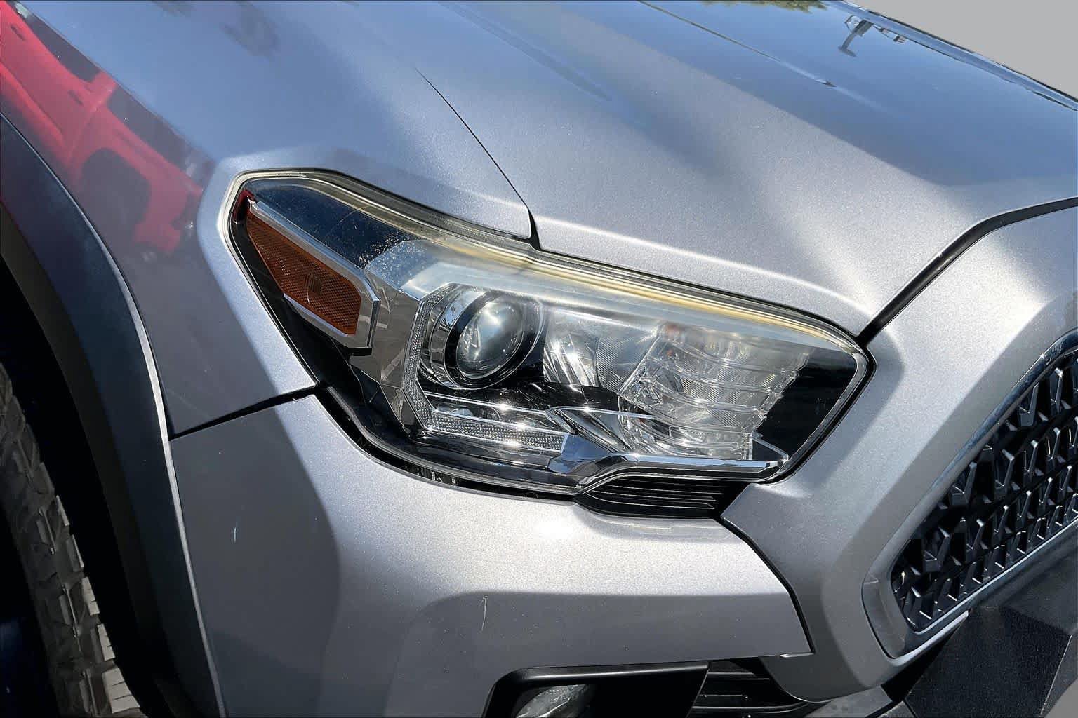 Used 2019 Toyota Tacoma TRD Off-Road AWD/4WD image 25