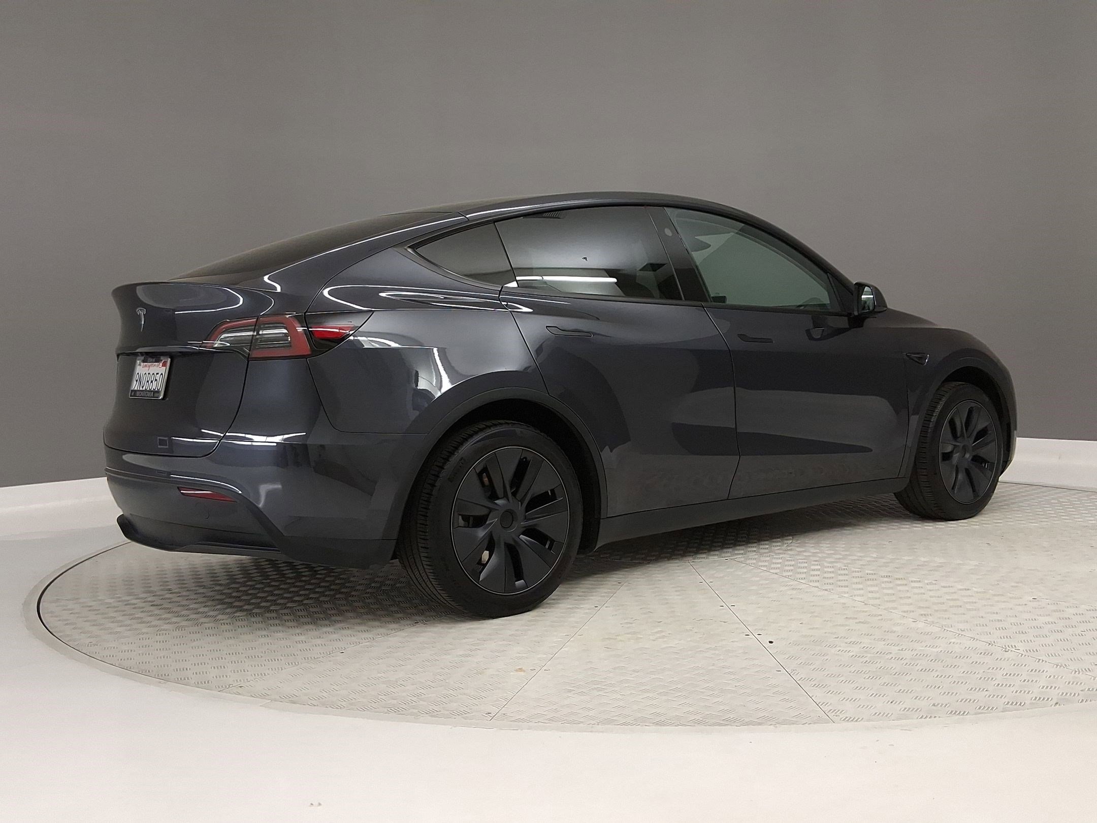 Used 2024 Tesla Model Y Long Range image 7