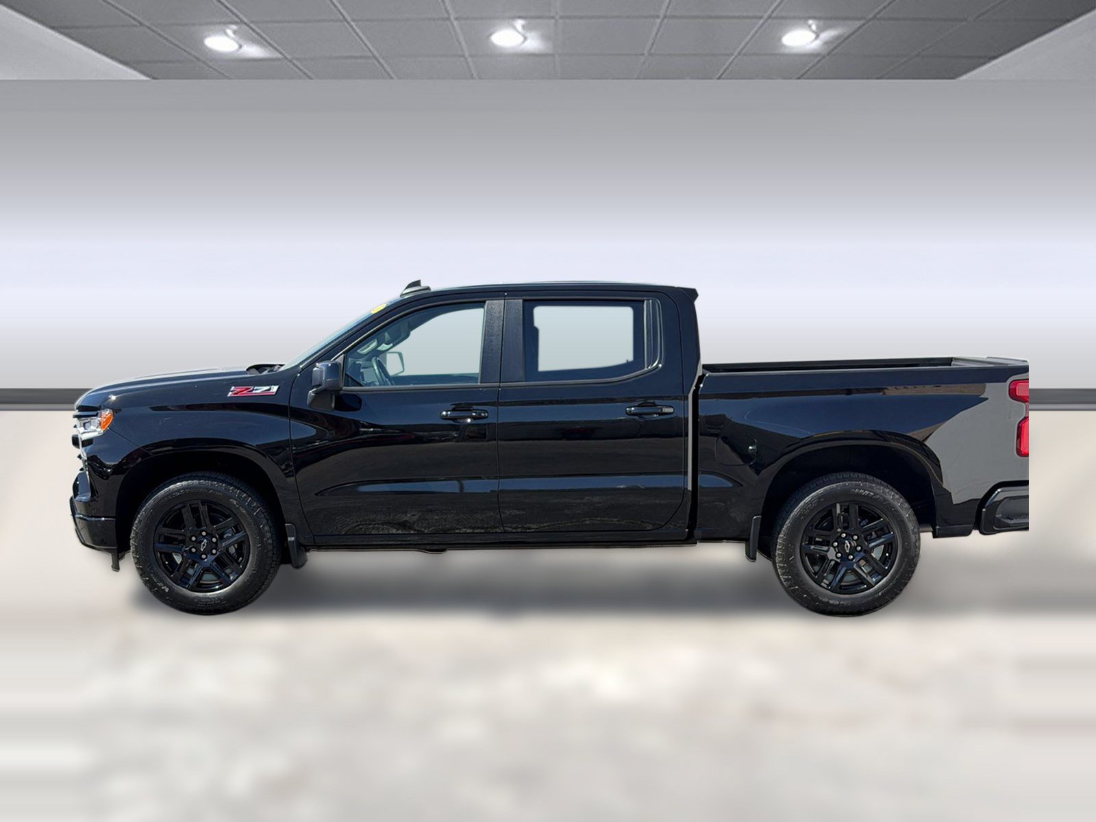 Used 2023 Chevrolet Silverado 1500 RST AWD/4WD image 2