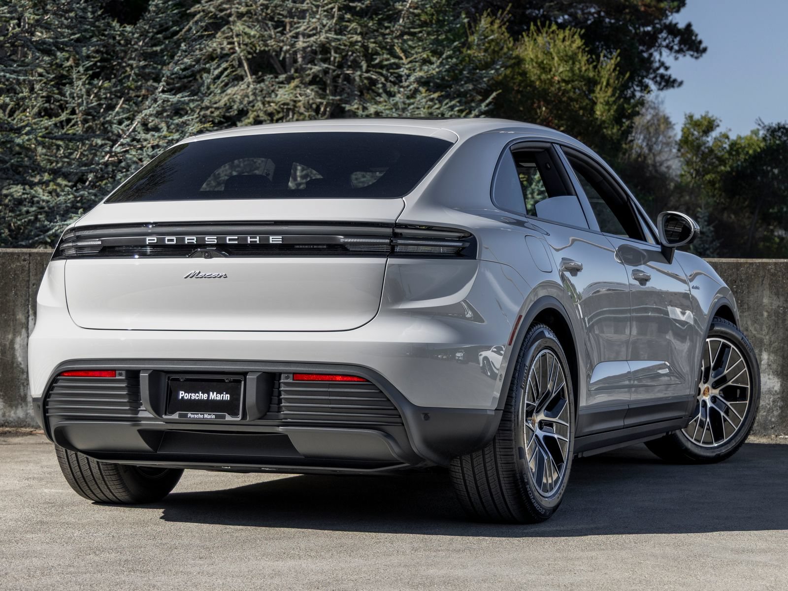 New 2026 Porsche Macan Electric RWD image 11
