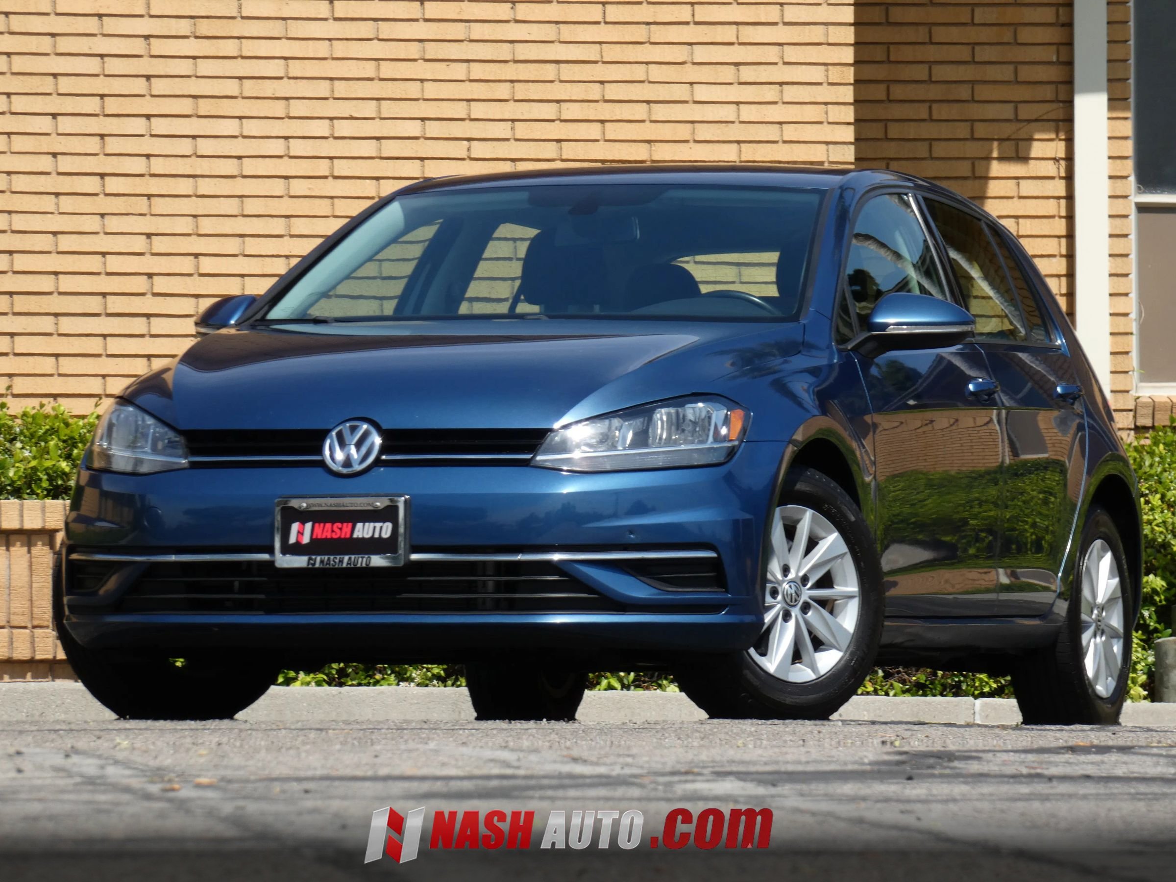 Used 2018 Volkswagen Golf S FWD image 2