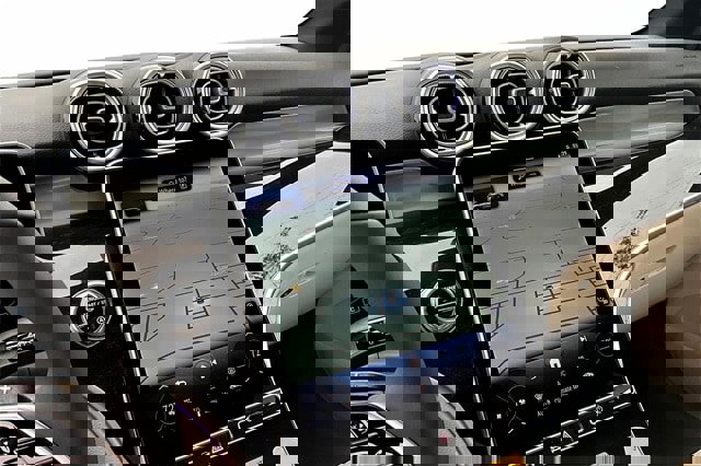 New 2026 Mercedes-Benz GLC 300 4MATIC image 9