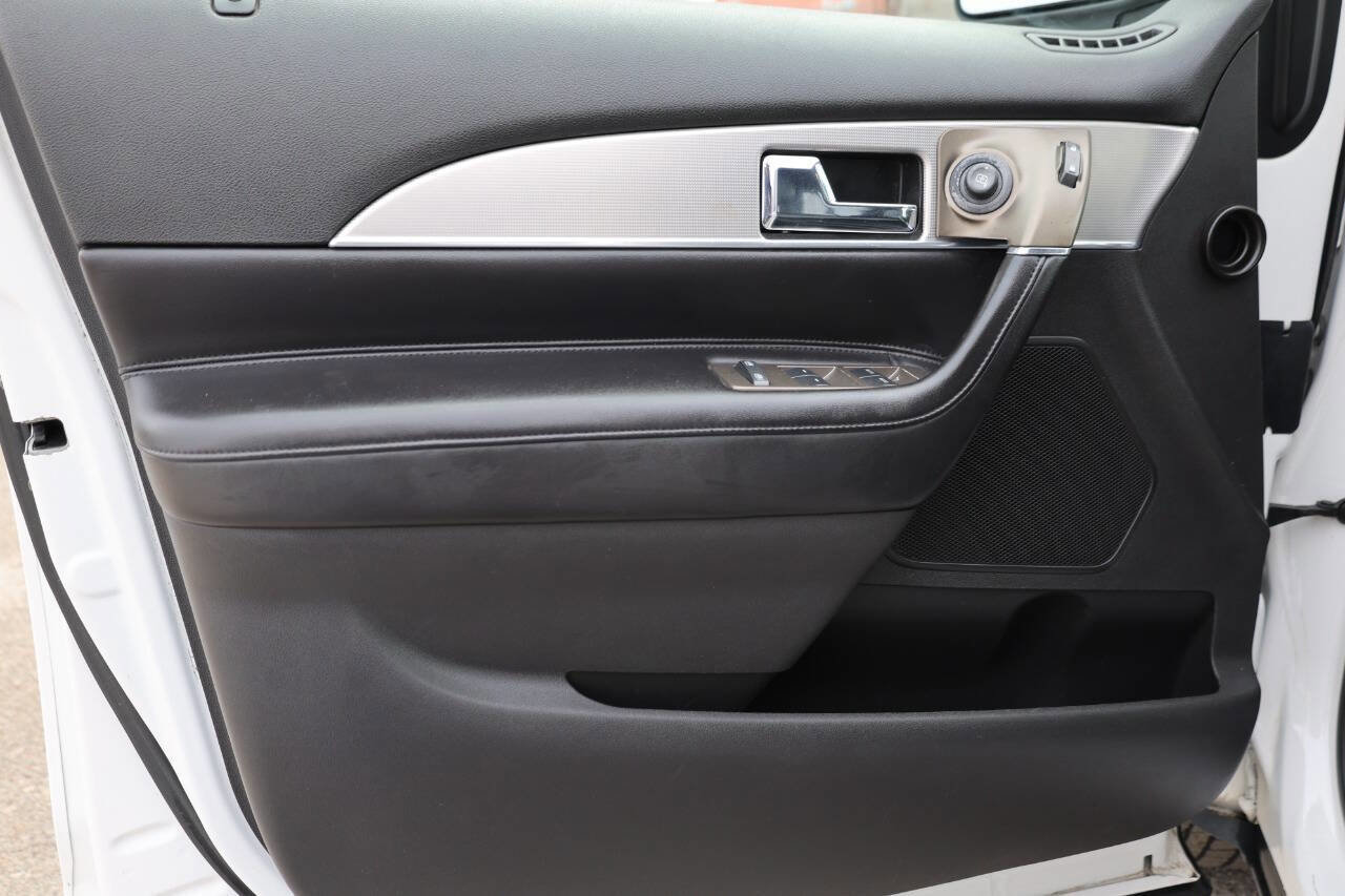 Used 2011 Lincoln MKX 2WD image 12