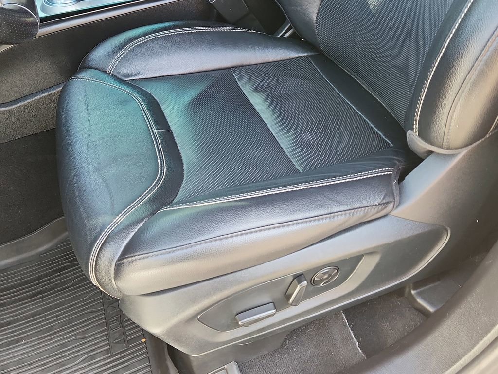 Used 2022 Ford Explorer ST w/ Equipment Group 401A image 7