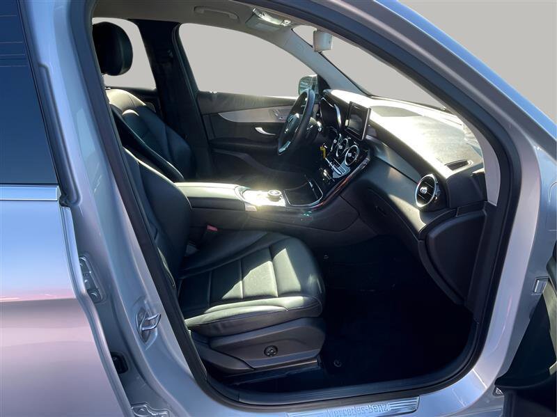 Used 2019 Mercedes-Benz GLC 300 image 27