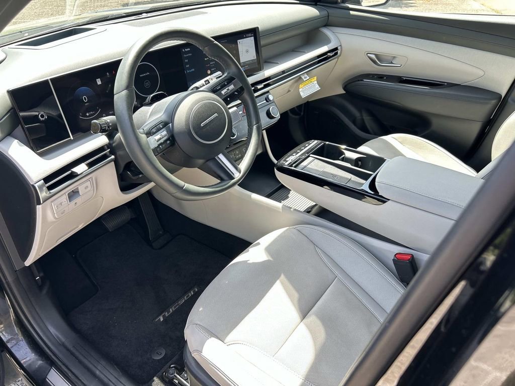 Certified 2025 Hyundai Tucson Limited AWD/4WD image 16