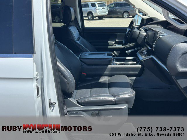Used 2025 Ford Expedition Platinum AWD/4WD image 30