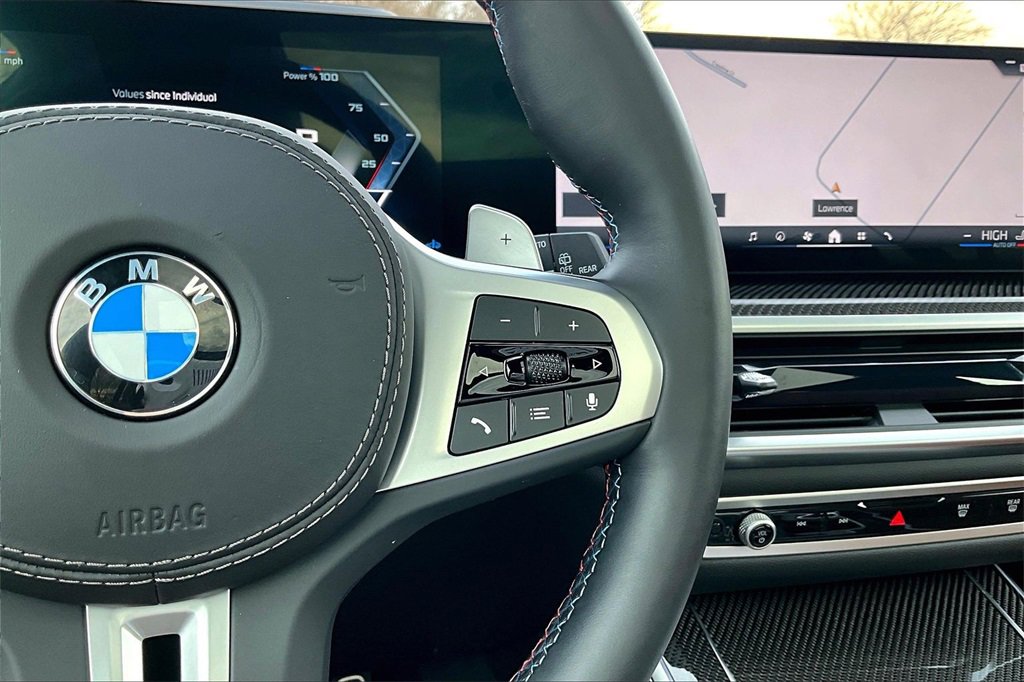 Used 2025 BMW X7 M60i w/ Climate Comfort Package image 19