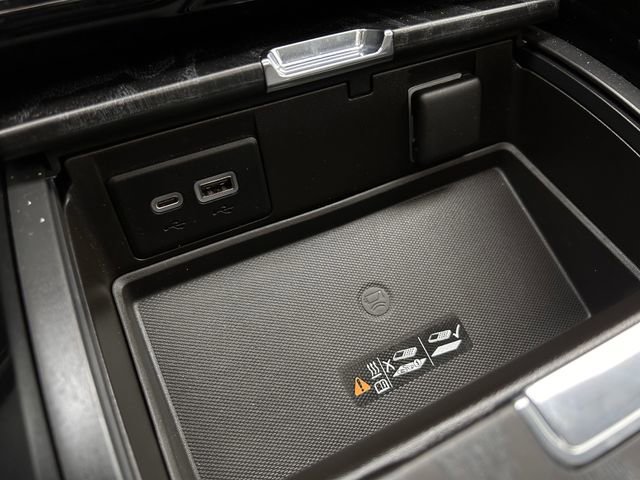 Used 2021 GMC Yukon Denali w/ Denali Premium Package image 21