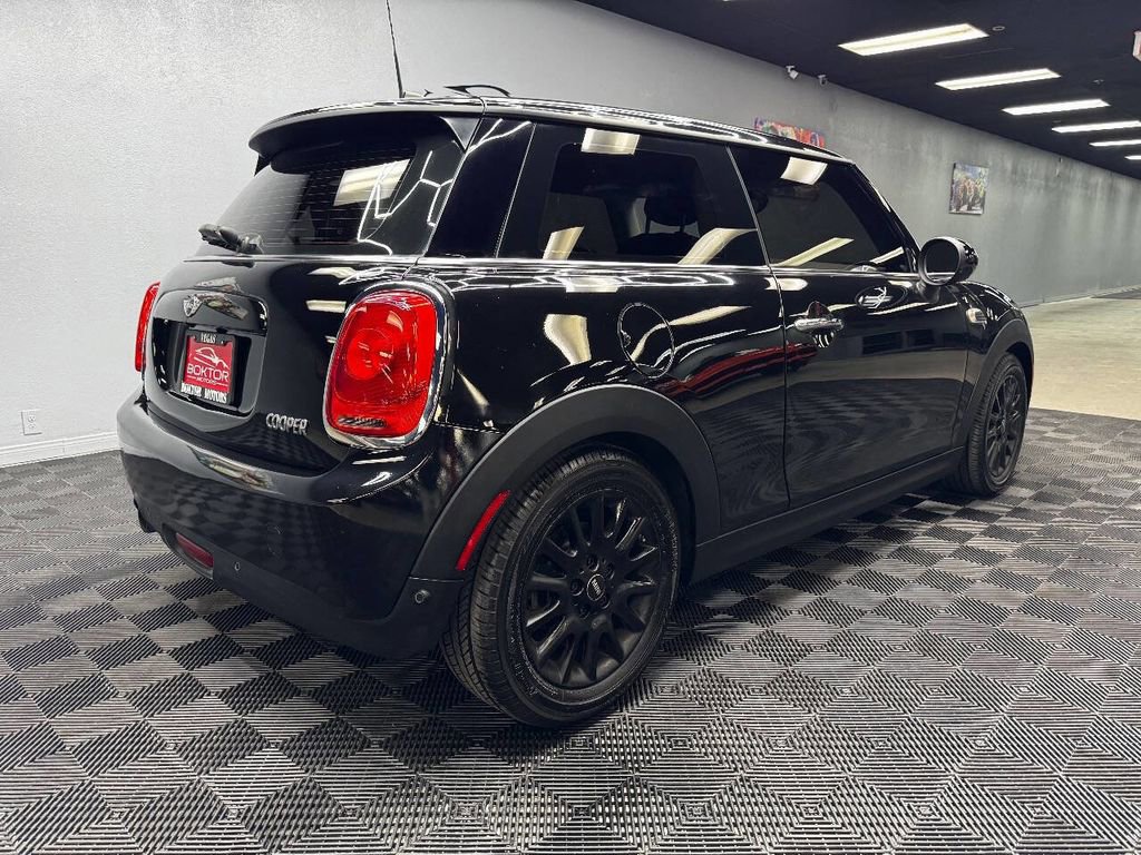 Used 2018 MINI Cooper 2-Door Hardtop w/ Signature Line Package image 14