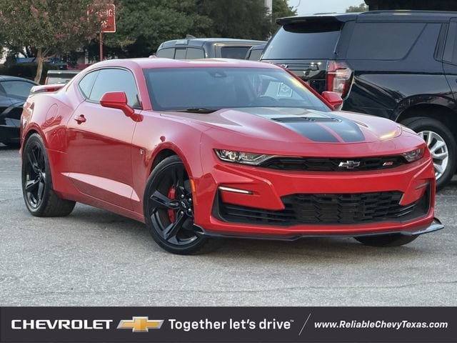 Used 2022 Chevrolet Camaro SS RWD image 2
